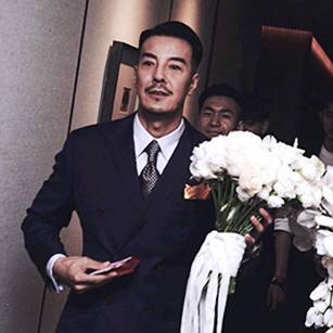 海一天同款結(jié)婚禮服定制