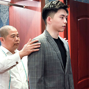 灰色格紋西服定制