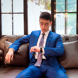 藍色商務(wù)同款西服定制