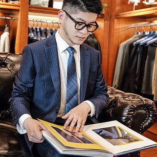 男士深藍(lán)條紋同款西服定制